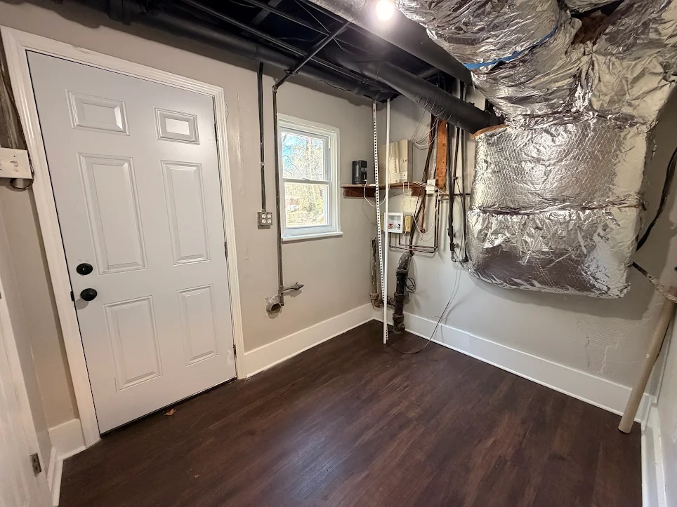 Building Photo - 2416 Miriam Ln