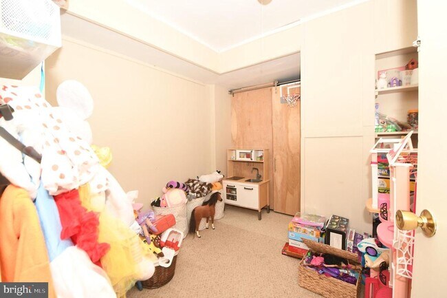 Building Photo - 7812 Briardale Terrace