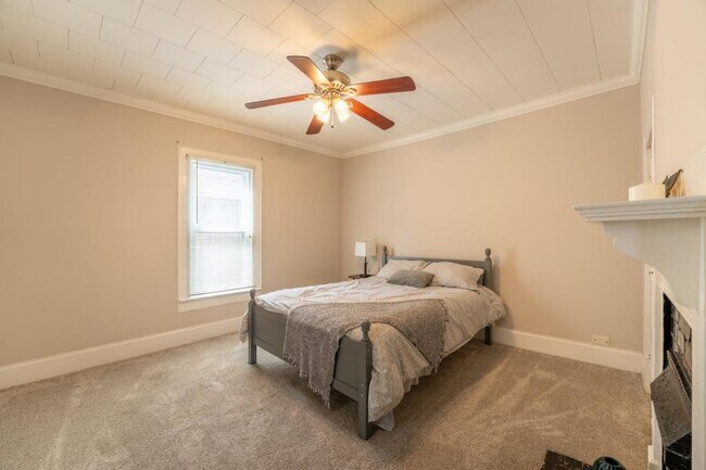 Building Photo - 703 W 2nd Ave