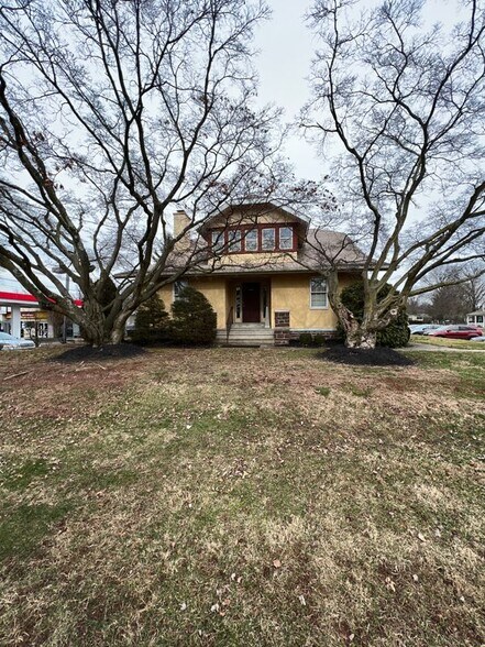 Building Photo - 1411 Welsh Rd