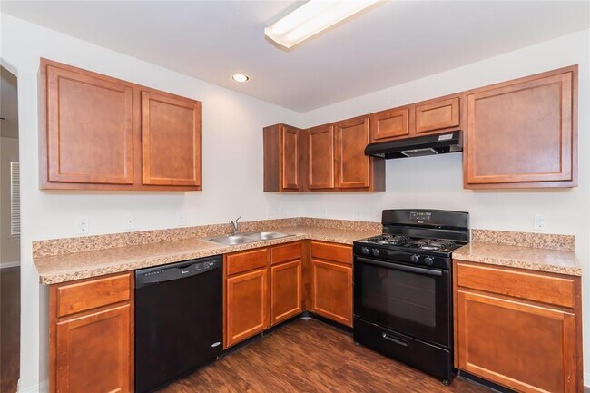 Building Photo - 2803 Junction Dr