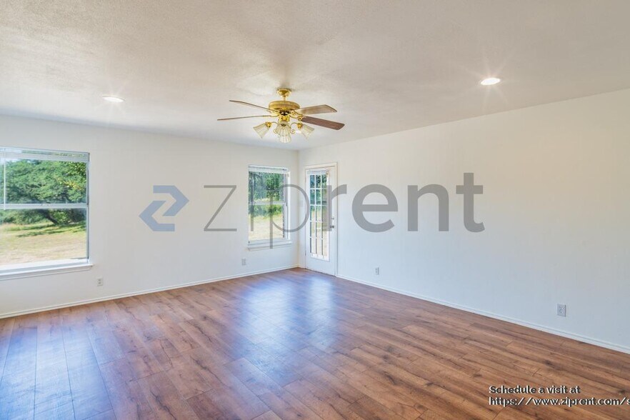 Building Photo - 23613 Grayling Ln