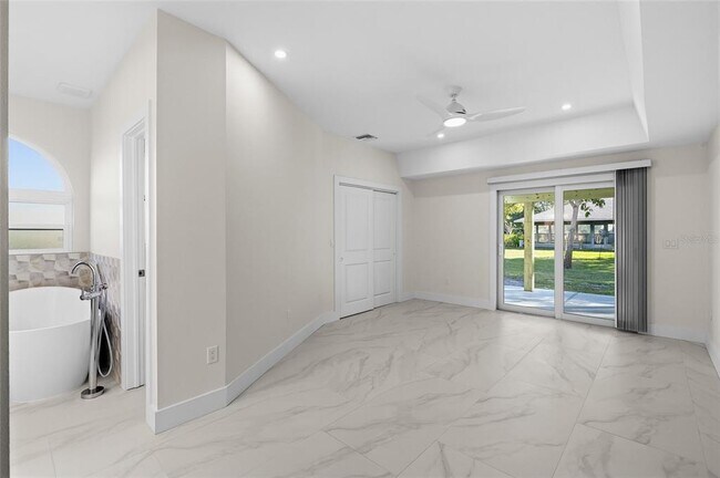 Building Photo - 1801 Laurence Ct