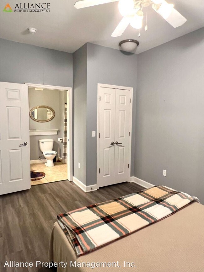 Building Photo - 2 br, 2 bath House - 2211 College Ave. #103