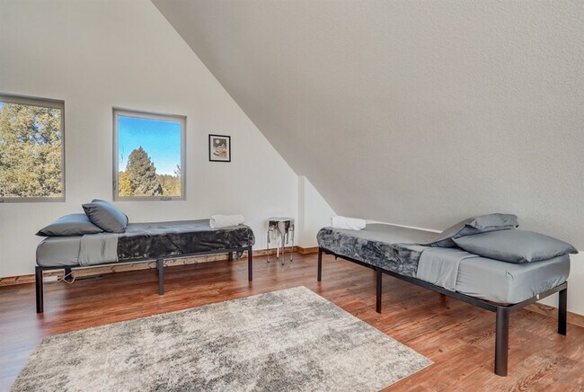 Building Photo - 123 Pinecrest Rd