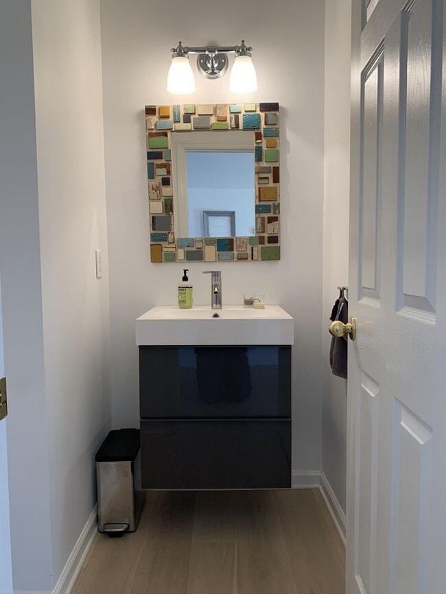 Building Photo - Renovated 5 Bedroom Home w/ 2 Car Garage and Fenced Backyard