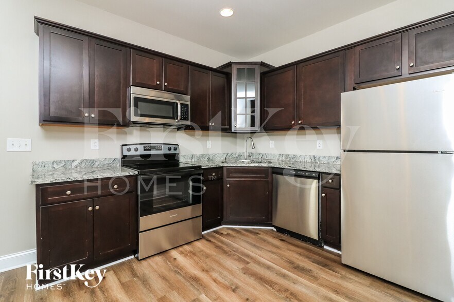 Building Photo - 260 Sterling Dr