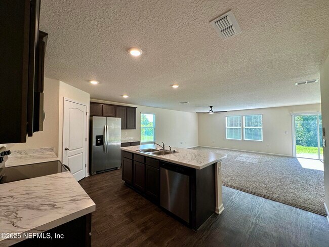 Building Photo - 3330 Lawton Pl