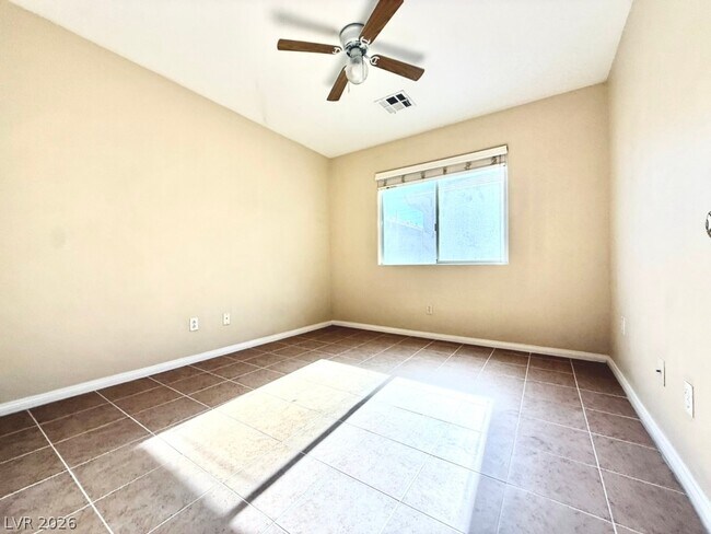 Building Photo - 10256 Missouri Meadows St