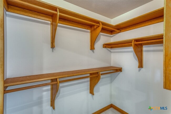 Building Photo - 614 Co Rd 207