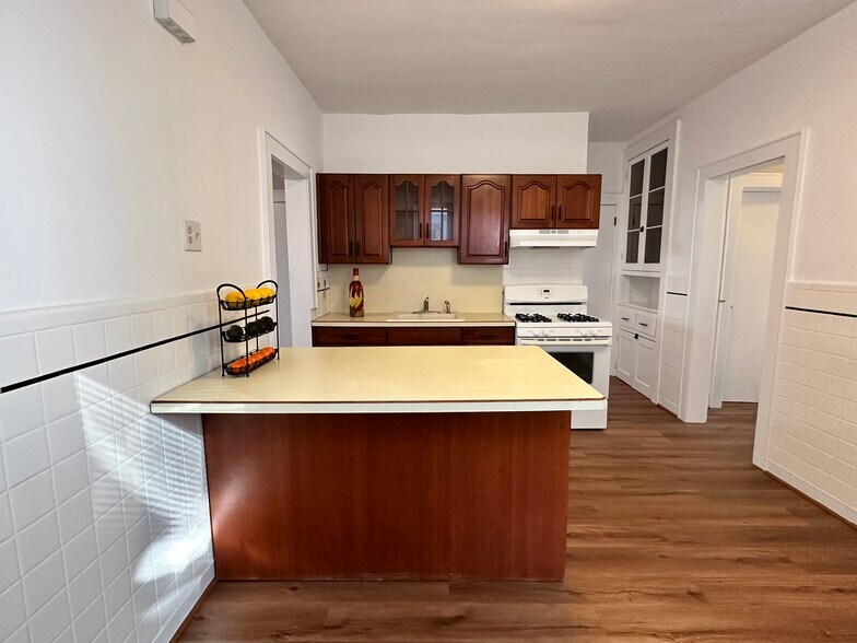 Building Photo - 167 N 15th St