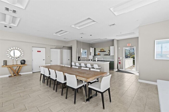 Building Photo - 223 Island Way