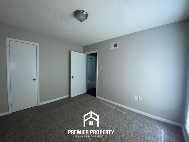 Building Photo - Millington Charm | 3BR/2BA with High Vaulted Ceilings & Rustic Fireplace