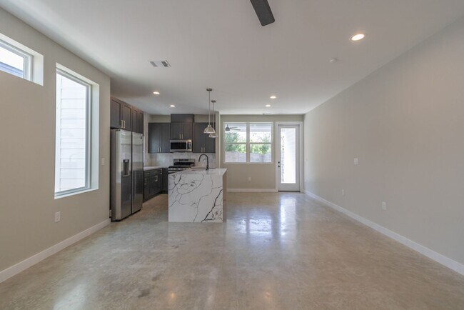 Building Photo - 7507 Bethune Ave
