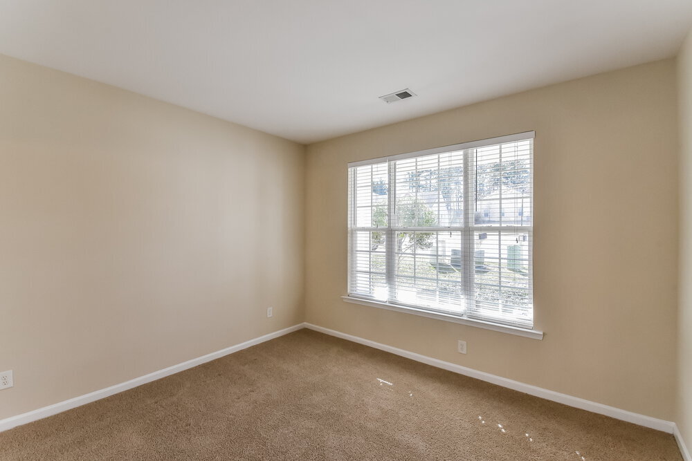 Building Photo - 1061 Southwood Dr