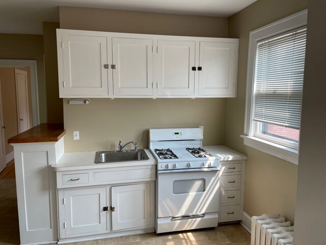 Kitchen - 1336 Grand Ave