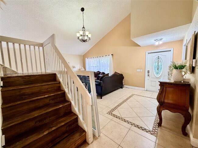 Building Photo - 2865 Begonia Way