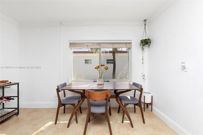 Building Photo - 81 Edgewater Dr