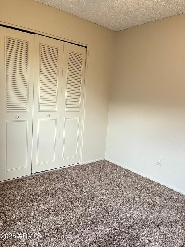 Building Photo - 6010 W Augusta Ave