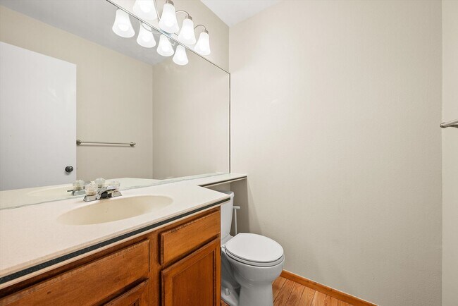 Building Photo - 3BR Townhome | Finished Basement | 2-Car Garage | Pool, Tennis & Pickleball