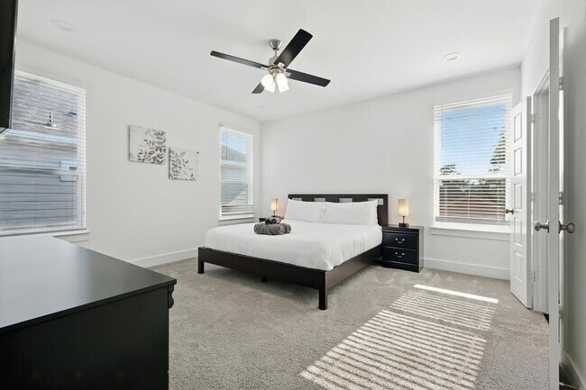 Building Photo - 3129 Rutz St