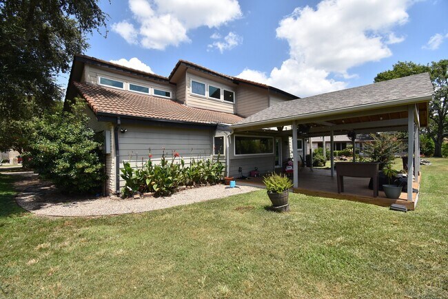 Building Photo - 6003 Long Leaf Dr