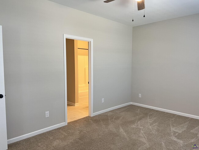 Building Photo - 99 Azalea Ave