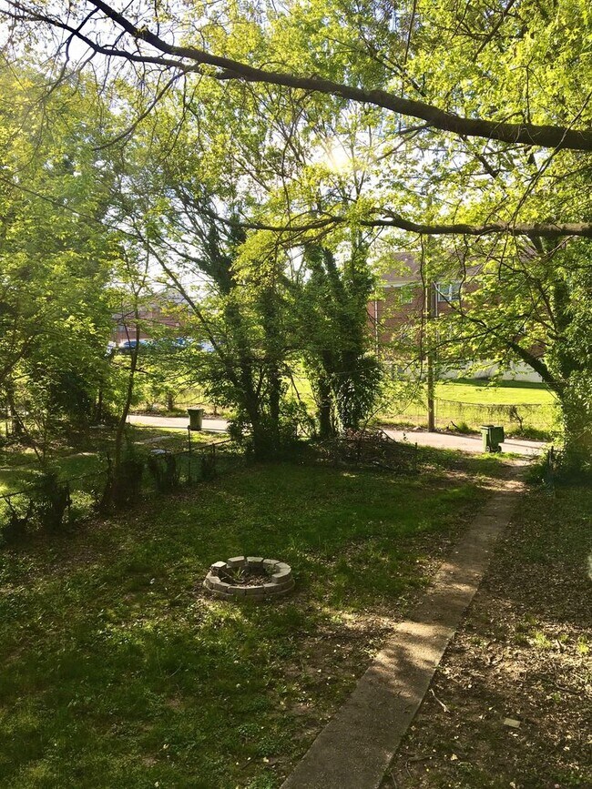 Building Photo - 1111 Gleneagle Rd