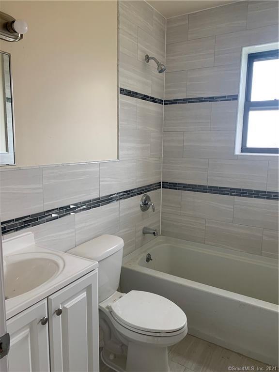 Building Photo - 115 Bedford St