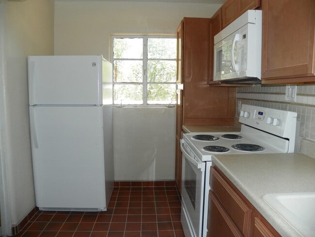 Building Photo - 522 14th St NW