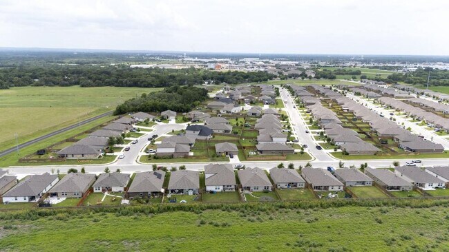 Building Photo - 1444 Acorn Wood