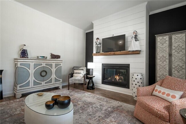 Building Photo - 729 Glenside Dr