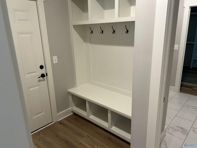 Building Photo - 6619 Camilla Dr