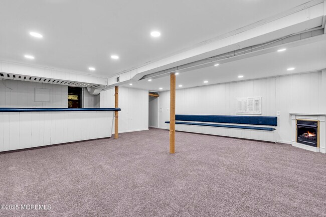 Building Photo - 720 Brookside Dr