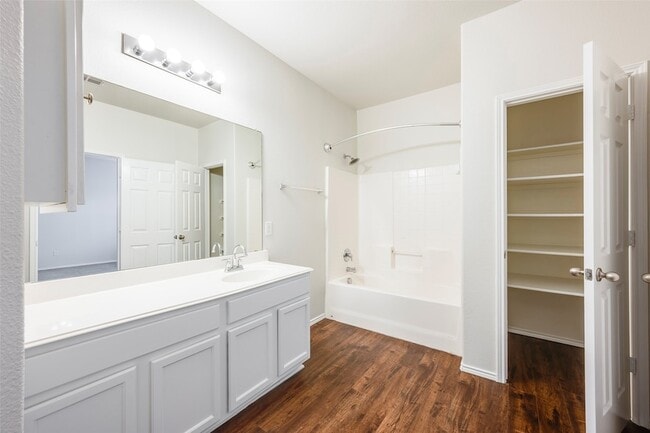 Building Photo - 7500 Lazy Spur Blvd