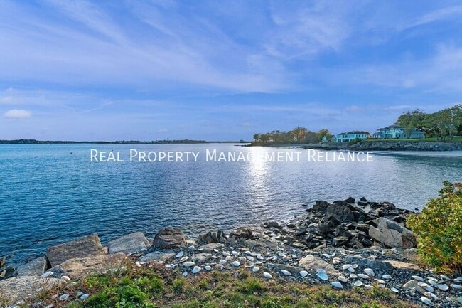 Building Photo - 19 Bayview Ave