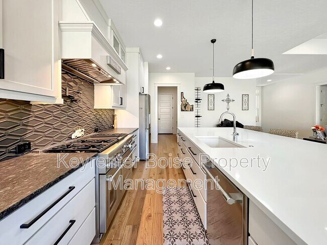 Building Photo - 9216 W Mirror Pond Dr