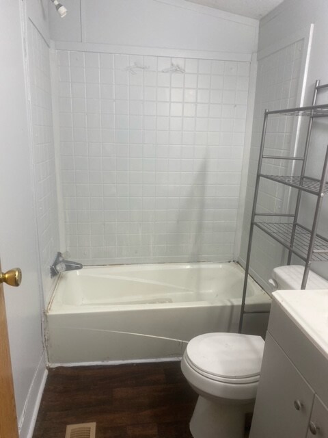 Building Photo - 700 Beck Rd