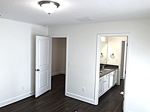 Building Photo - 3021 Eagle Bluff Way