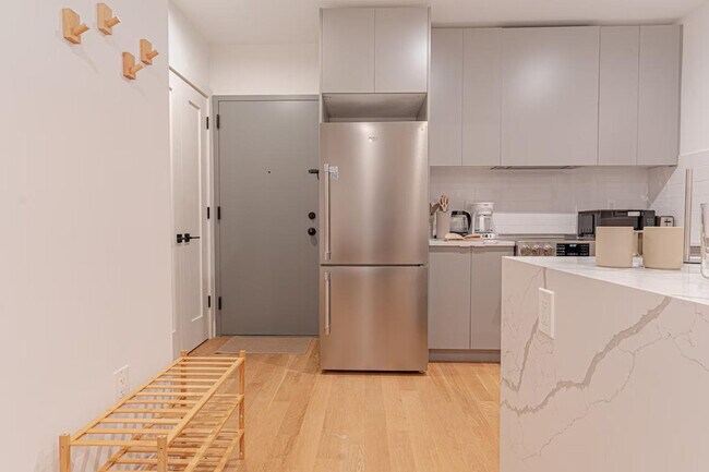 Building Photo - 207 Cooper St