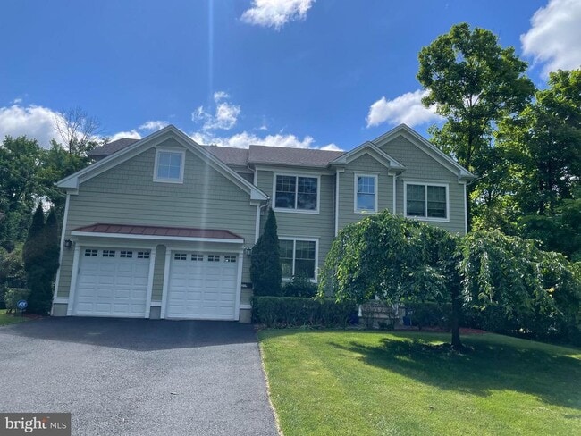 Building Photo - 259 Mt Lucas Rd