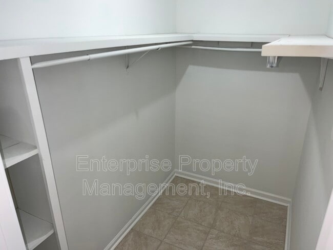 Building Photo - 4155 Tunbridge Pl