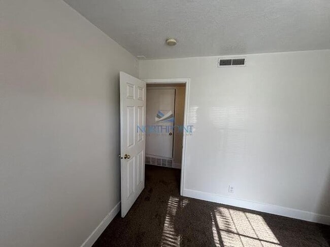 Building Photo - Beautiful 3 beds 2 baths in Orem
