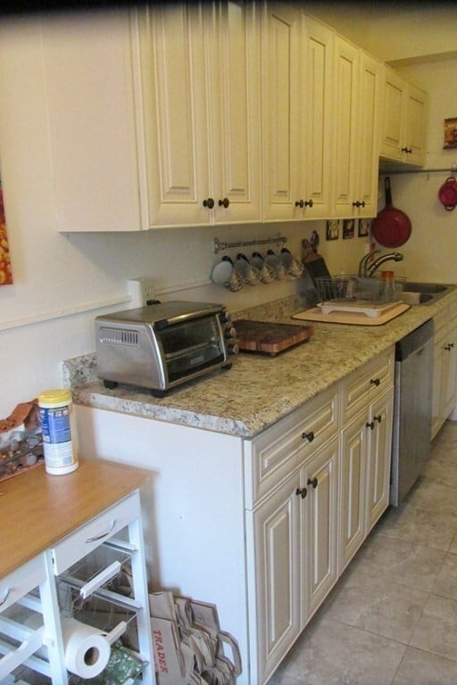 Building Photo - 1450 Beacon St