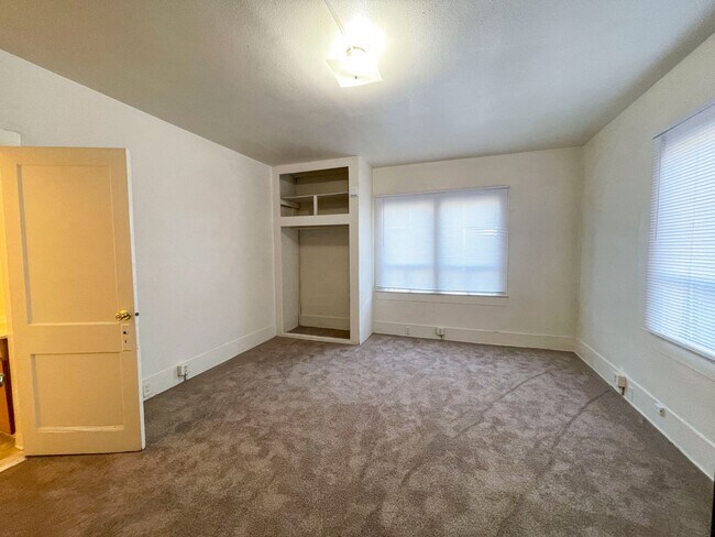 Building Photo - 1324 Summer St