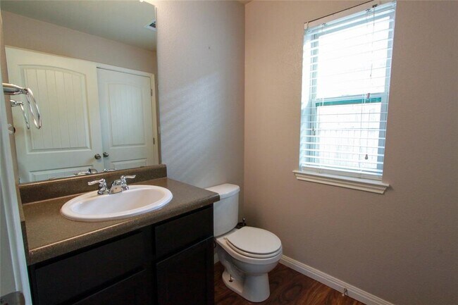 Building Photo - 4504 Esper Ln
