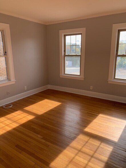 Building Photo - 274 Park Rd