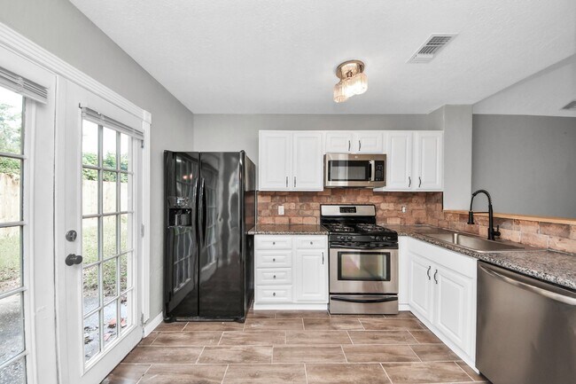 Building Photo - 22303 Acorn Chase Dr