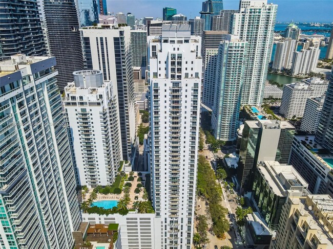 Building Photo - 1060 Brickell Ave