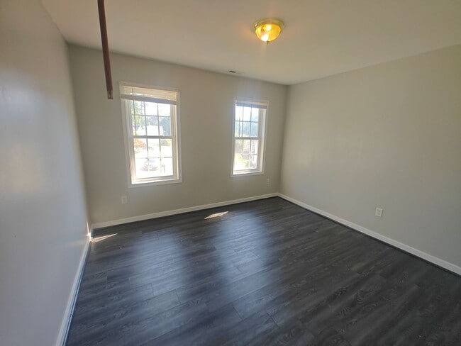 Building Photo - 4037 Birdbrook Dr